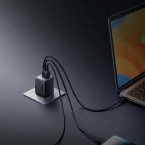 Prime 67W GaN zidni brzi punjač, 3-porta (2x USB-C i 1x USB-A) crni